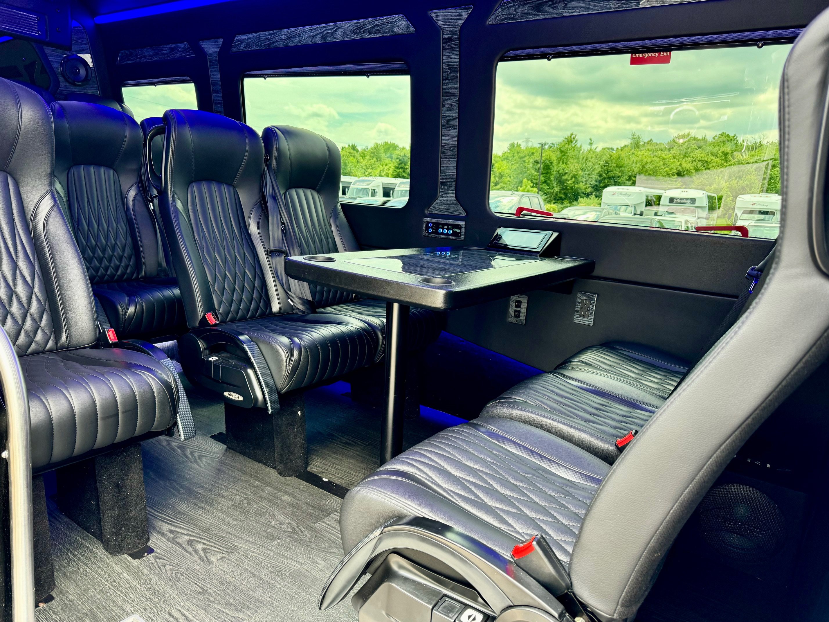 Executive Sprinter Table View