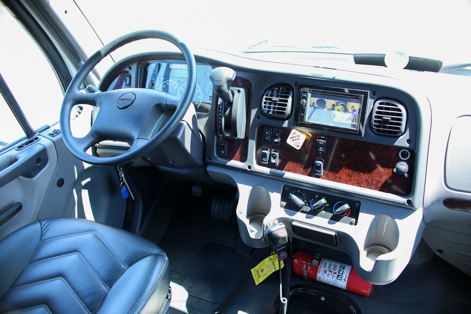 31 passenger mini bus driver seat