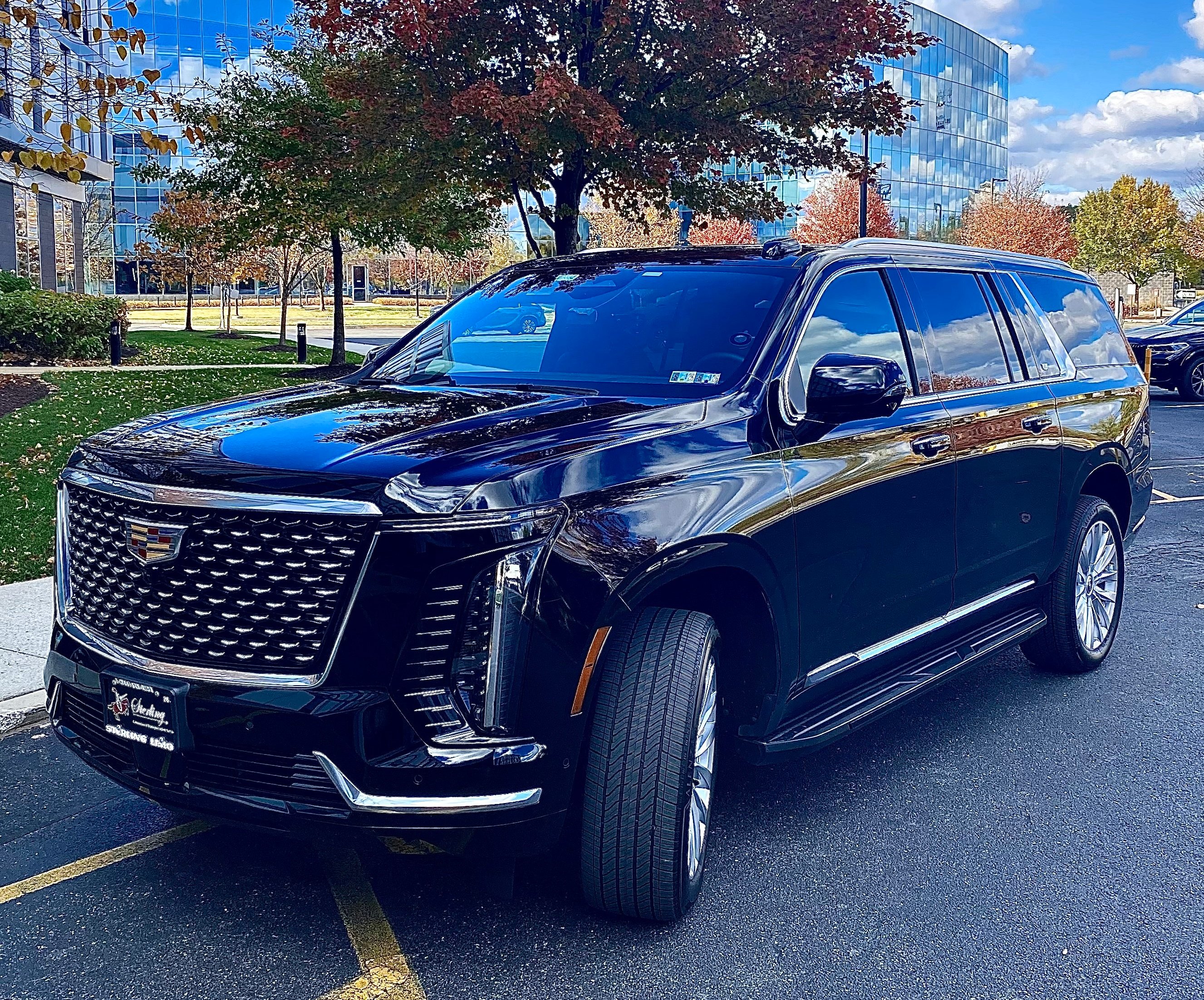 GLAMOUR SHOT - Escalade SUV - autumn - day