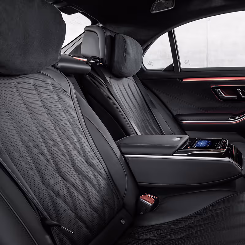2024-S-Class-Interior-Rear-Seats-Mobile